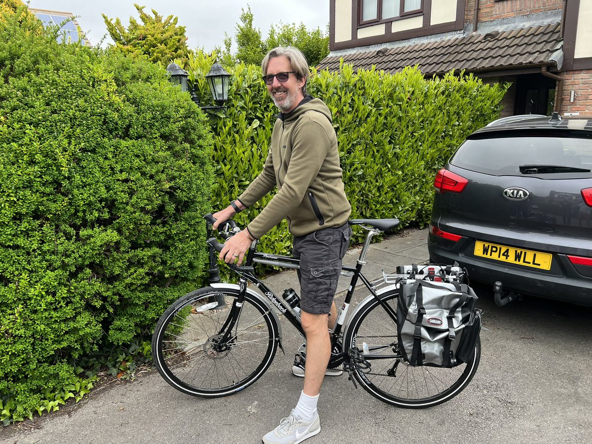 seve1111's tweet photo. @gcntweet Bike checked, loaded and tweaked, departure date 28th May. 3 x ridgebacks being prepared @ChallengerWSM @caminodelnorte #caminodesantiago @RidgebackBikes https://t.co/uHHlQteF9x