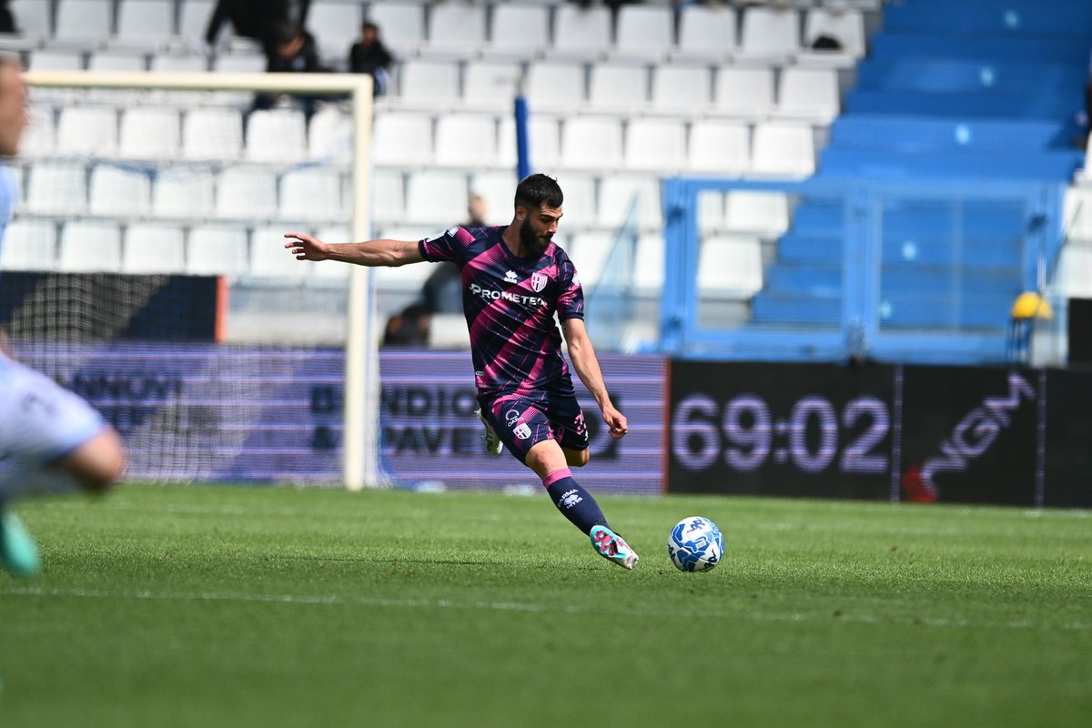 My centre-backs 😍 🧱

#SPALParma #ForzaParma