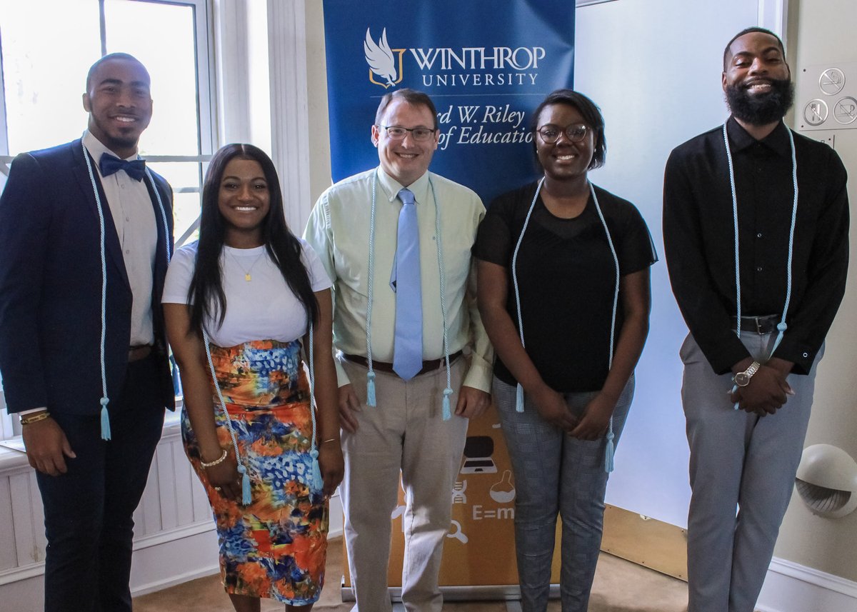 MAJOR congratulations to our 2023 NetSERVE graduates! They were honored at the annual Convocation, a ceremony which recognizes graduating teacher candidates.