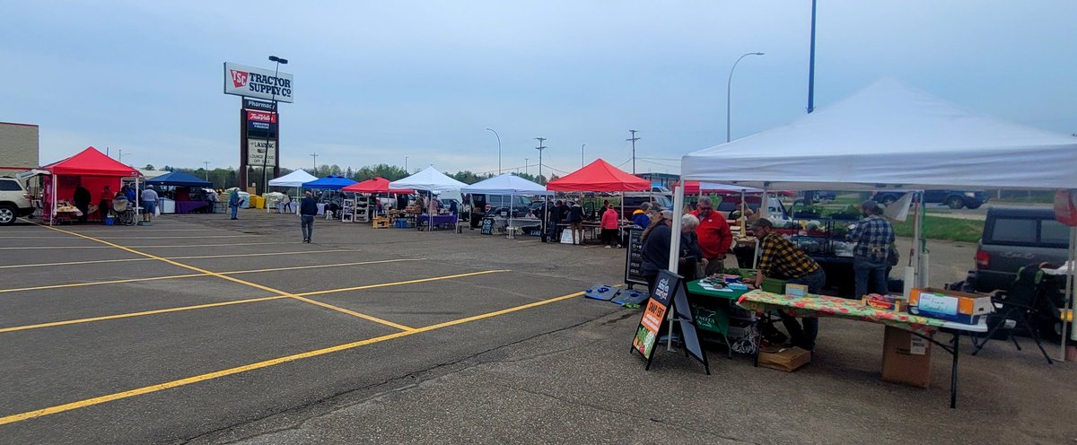 rmalotky's tweet photo. We here at the Aitkin Tractor supply are excited to welcome the farmers market! A dozen vendors with more to come. #tractorsupply #gura #outtherelife #2651Aitkin https://t.co/izbKK0gWsk