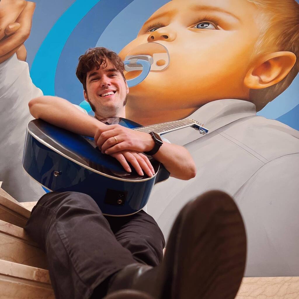 Feliz da vida com as mensagens sobre “Mãe”. Feliz que estão gostando e que a canção está emocionando por aí também! 
Um abraço a todos! 
.
Próximas datas em Roma:
13/05 - Miami Pub
14/05 - The Barrel 
17/05 - Garbatella 15
18 e 19/05 - Oratório Bistrot 
… instagr.am/p/CsMA2yJobpZ/