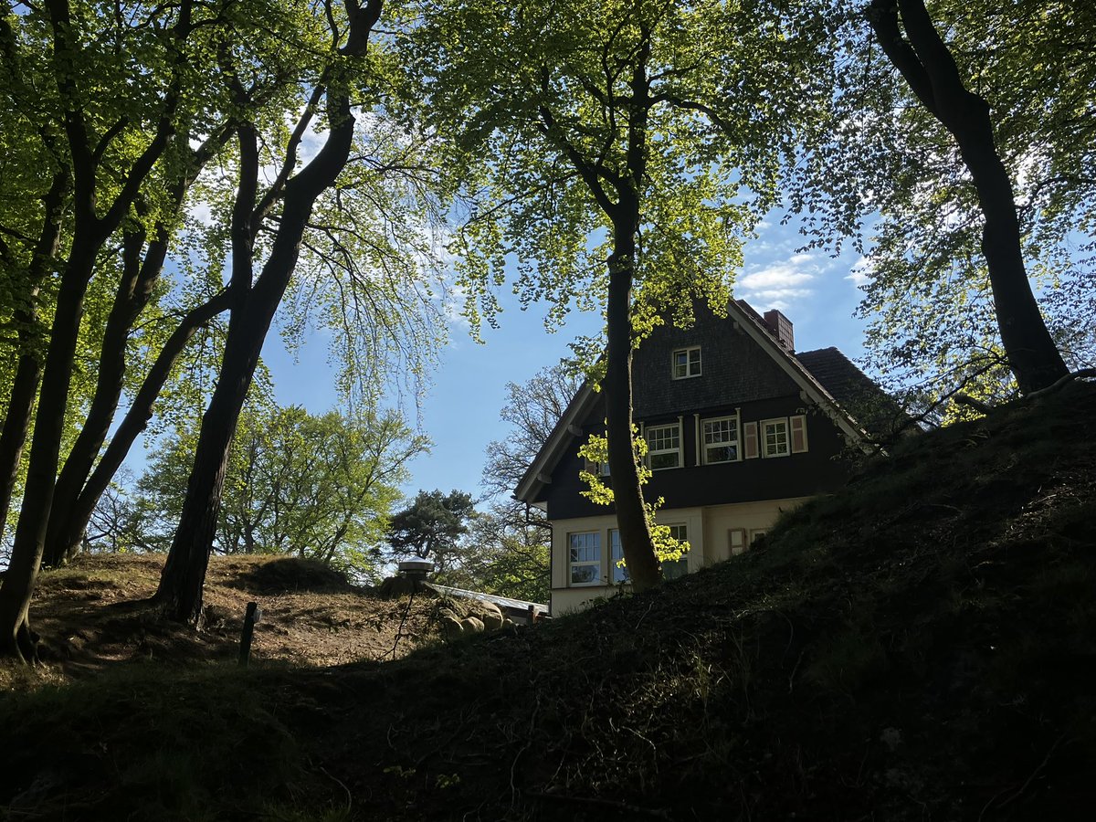 RuegenOutdoor's tweet photo. Zwischen #Sellin und #Baabe auf der #Insel #Rügen liegt ein Haus mit #Geschichte: #Haus #Lindequist - Die Lage ist aussergewöhnlich, wie die Lage von #Baabe - denn es ist der einzige Ort auf #Mönchgut, der bereits von Anfang an der Ostküste lag - Das hatte Gründe - Sturmfluten! https://t.co/uBMwz2CyOA