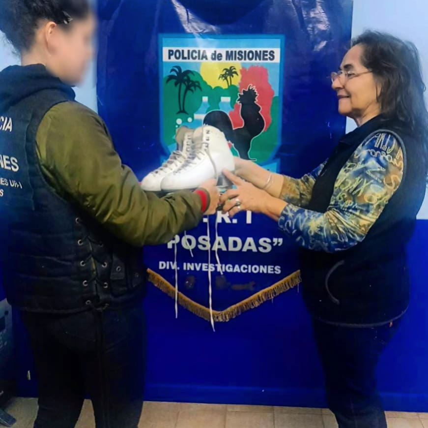 Recuperaron los patines robados a una joven patinadora posadeña y podrá participar este domingo de una competencia 
noticiasdel6.com/recuperaron-lo…