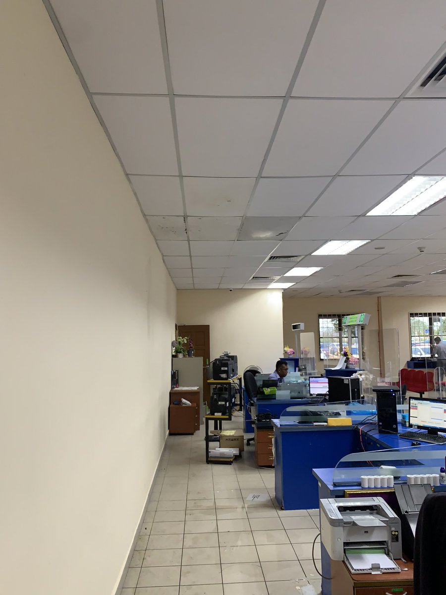 jkrckmintern's tweet photo. ISNIN 8/5/2023
- Kerja-kerja pemeriksaan bagi permasalahan main board sistem penyaman udara di JPJ Suka Menanti
- Kerosakan di bahagian ceiling telah dikenalpasti dan telah diisi dalam BQ
@EnCiK_JM1
@JKRCKMKedah
#internfebjun2023
#ckmkedah https://t.co/Z2wVuYMKNv