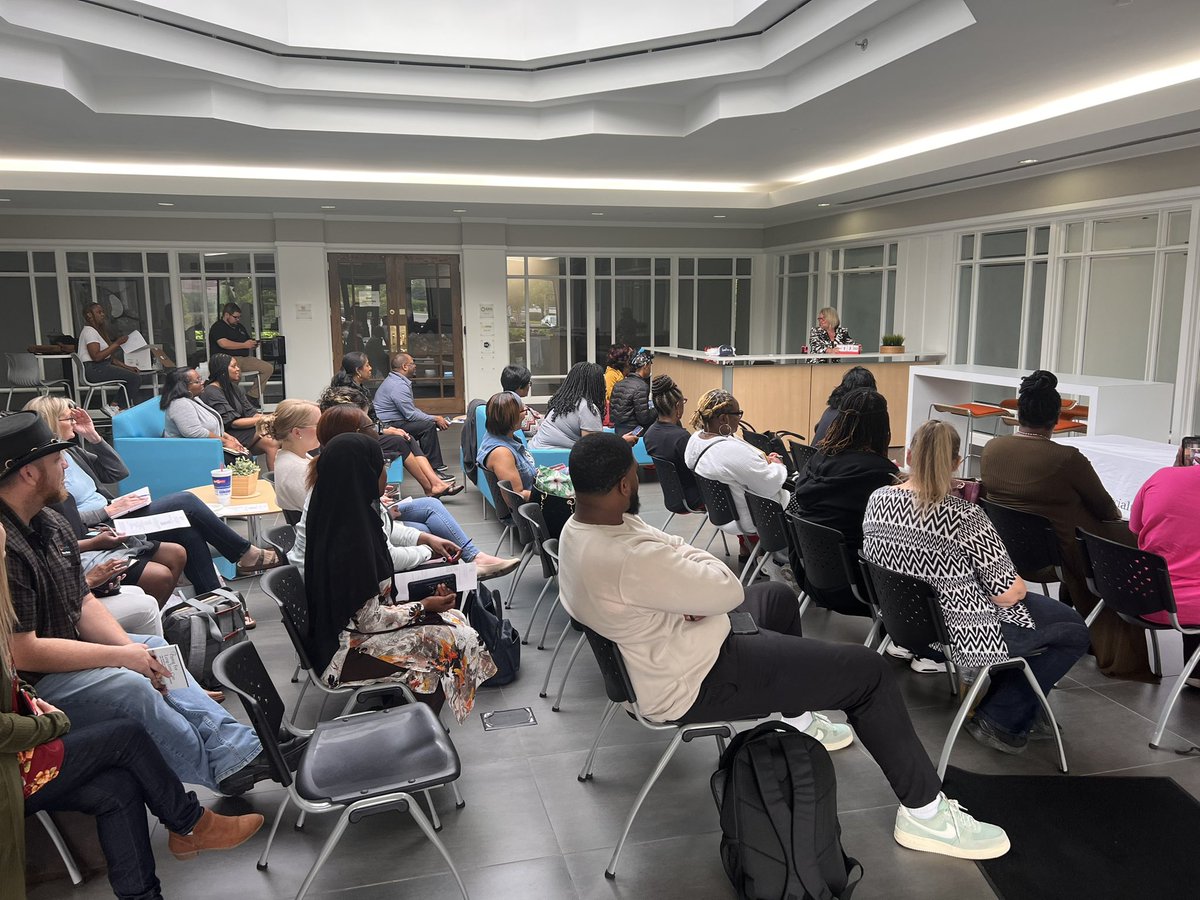 Daniel C. Lewis tweet media