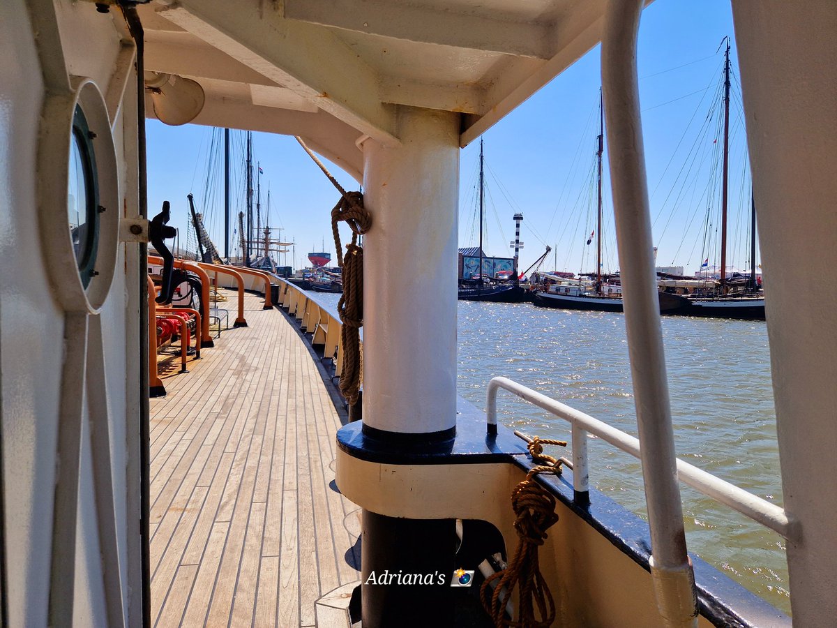 ArjaKastelein's tweet photo. #zeesleepboot de #Holland had ook Open Schip... kans gegrepen en even aan boord geklommen... โ๏ธ๐ซถ๐ https://t.co/MviTLsV7W9