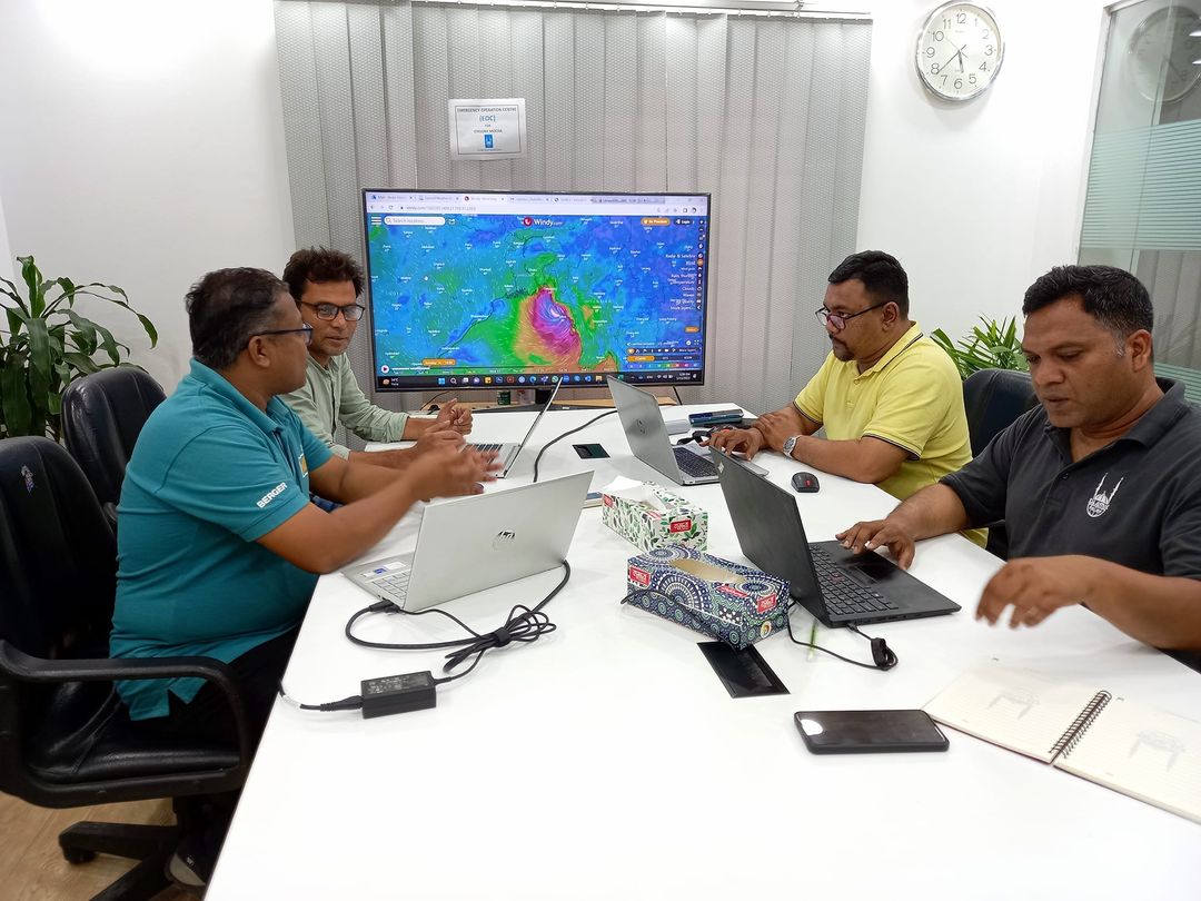 Islamic Relief Bangladesh has opened its Emergency Operation Centre (EOC) at Country Office for Cyclone MOCHA response. Food Security Cluster Coordinator in Bangladesh has joined with the EOC team to monitor the situation and necessary coordination. #MochaCyclone #Mocha