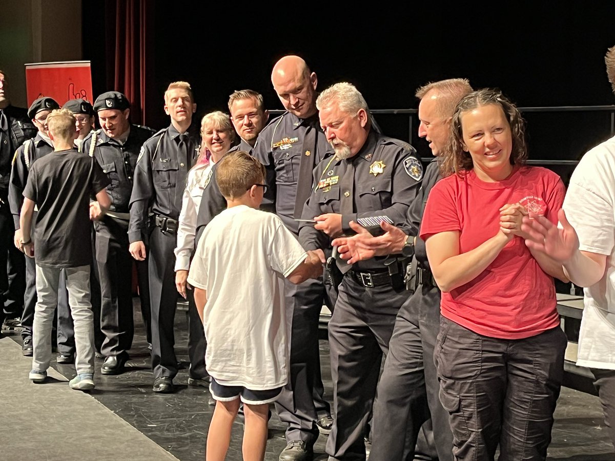 BonnevilleCSO's tweet photo. Last DARE Graduation of the year last night with Ucon and Iona Elementary, such a fun week celebrating over 1000 students taught! Thanks for the support of Bonneville School District 93, City of Ammon, and our community. #supportyourlocaldare #BCSOFamily #BCSOTeam https://t.co/33DYk7X7Pc