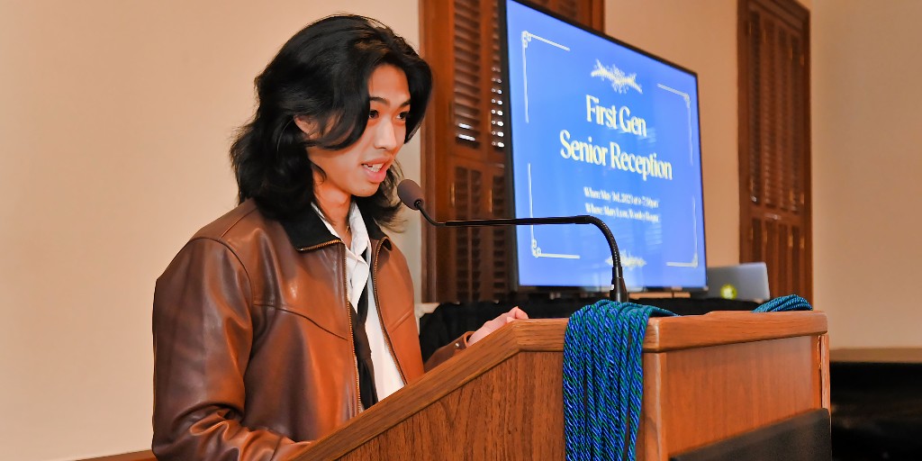. <a href="/TheBase_Wheaton/">SJCI & RSL @ Wheaton College (MA)</a> hosted their annual First-Generation Senior Reception to honor and celebrate our seniors who are the first in their family to graduate from college. #WheatonMA #FirstGen #FirstGenCollege

📸: Keith Nordstrom