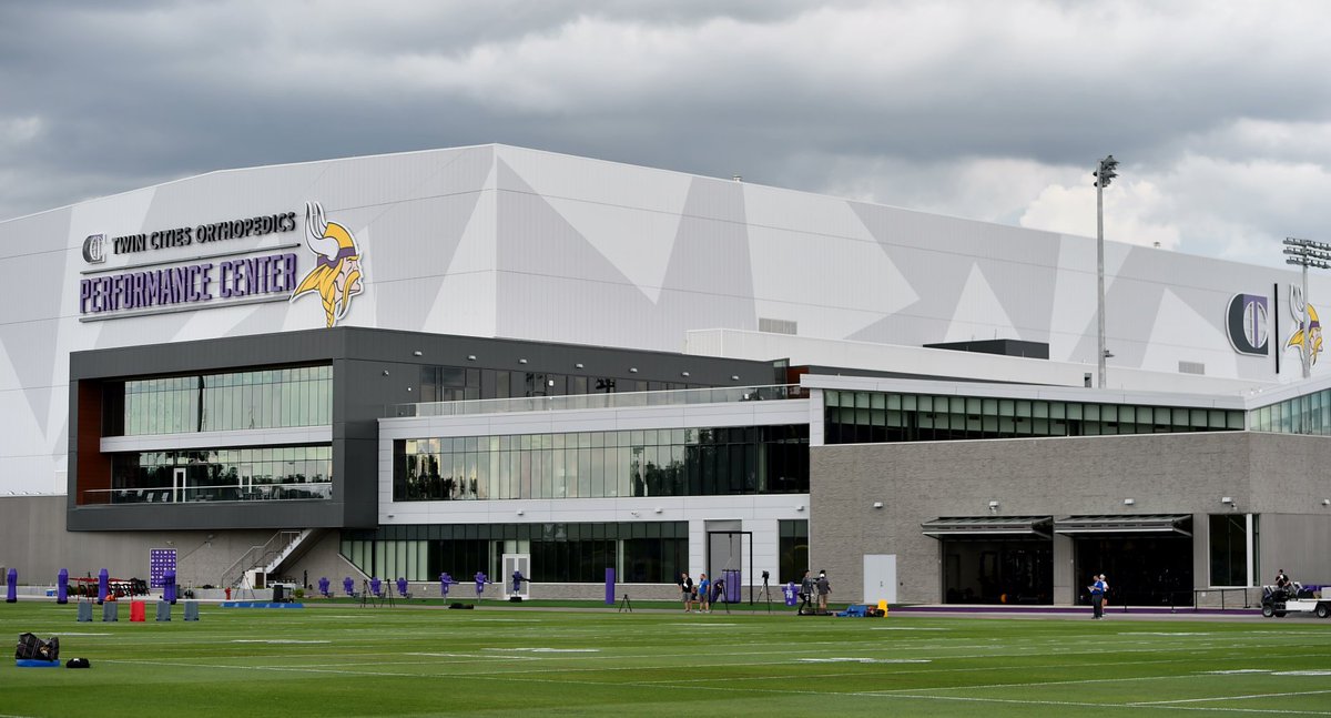 CoachTylerKrebs's tweet photo. 👀@BethelRoyalsFB alum @Sinclair_73 at @Vikings Rookie Minicamp. #BethelBuilt https://t.co/locqhJR23d