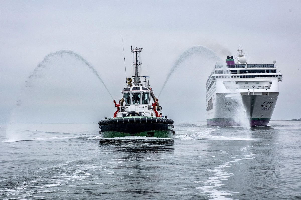 CapitalCruising tweet media