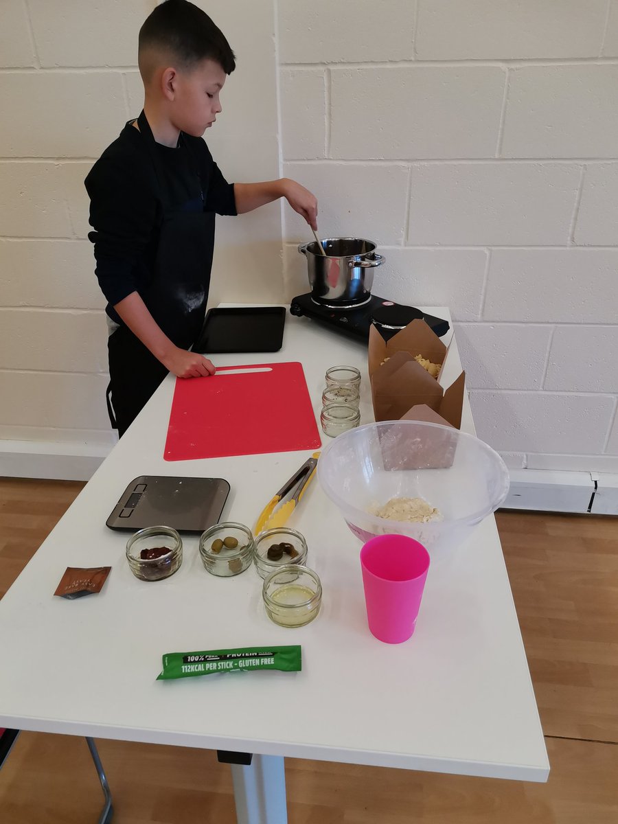 QuadrantLeisure's tweet photo. A brilliant #saturdaychefclub today as part of our #pretendychef programme.
Made pizzas from scratch, pasta pots and tiramisu.
Find out how your kids could join in next time.
https://t.co/6qvwwdGp1n
#cookingwithfamily #cookingworkshops #cookingwithkids #cookingwithkidsisfun https://t.co/ghQHvWAKdr