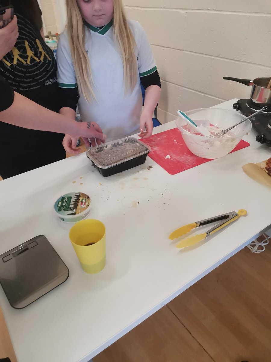 QuadrantLeisure's tweet photo. A brilliant #saturdaychefclub today as part of our #pretendychef programme.
Made pizzas from scratch, pasta pots and tiramisu.
Find out how your kids could join in next time.
https://t.co/6qvwwdGp1n
#cookingwithfamily #cookingworkshops #cookingwithkids #cookingwithkidsisfun https://t.co/ghQHvWAKdr