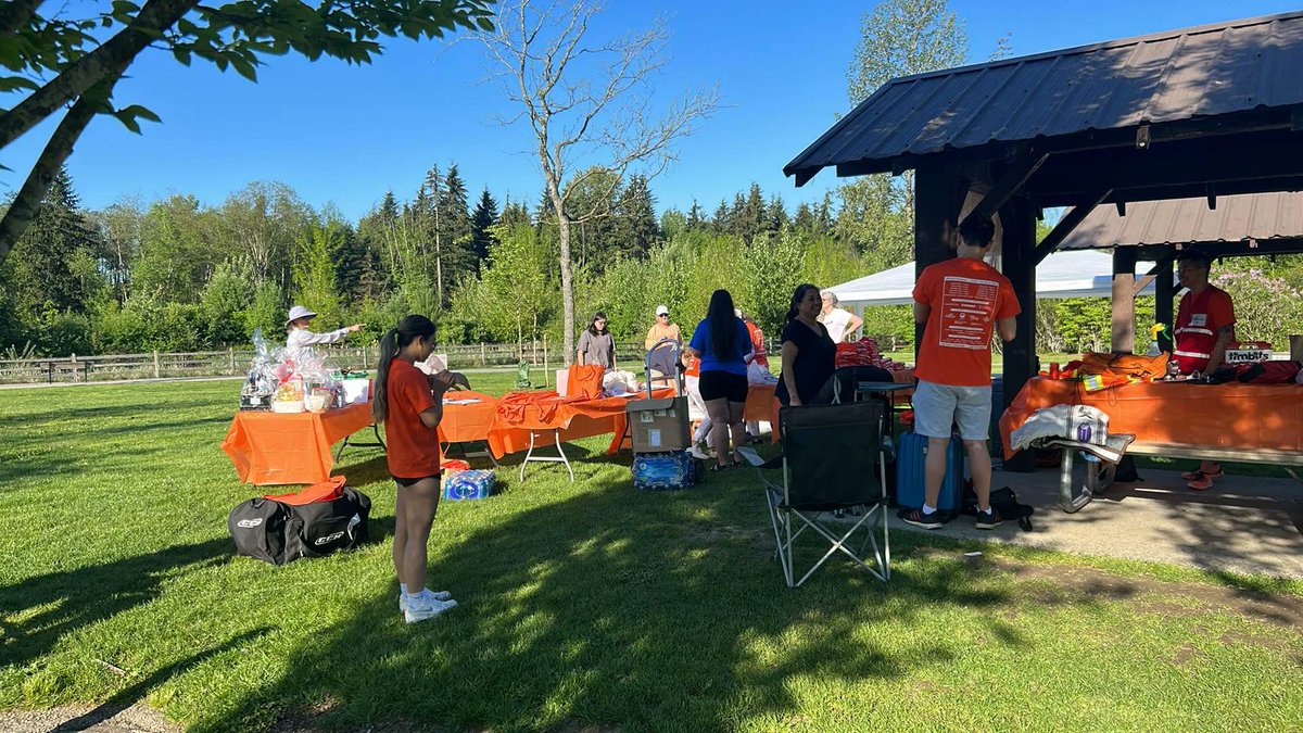 SashbearOrg's tweet photo. #OnYourMarkGetSetGo SURREY! The #SashbearWalk starts soon!
Wear your orange and make waves for #mentalhealth and #SuicidePrevention
REGISTER NOW https://t.co/SjJ7TGrXlT
@CTVVancouver @CityNewsVAN @WestcoastBCLife @SurreyNowLeader
@DailyHiveVan @GlobalBC @CBCVancouver https://t.co/2cIgOilNny