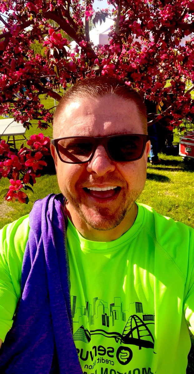 Burkeeboy's tweet photo. Itβs a beautiful morning for a run in support of @StolleryKids #RundlePark #TeddyBearFUNFEST #yeg https://t.co/kEu10fL2Zn