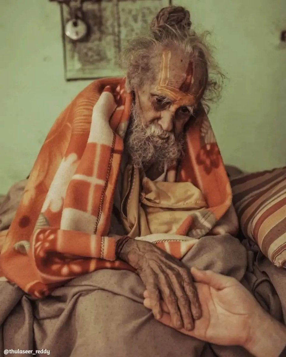 INamoAgain's tweet photo. 176 वर्षीय हनुमान दास बाबा: वृंदावन के एक मात्र साक्षात संत
इनका जन्म 1845 में वृंदावन में हुआ था, ये पृथ्वी पर जीवित सबसे पुराने संतों में से एक हो सकते हैं
उनके सभी दांत गिर जाने के बाद प्रकृति ने इन्हे नवीन दंत प्रदान किए ऐसा 100 वर्ष आयु के बाद होना बताया गया है.
जय गोविंदा🙏 https://t.co/x1OIkoyZzz