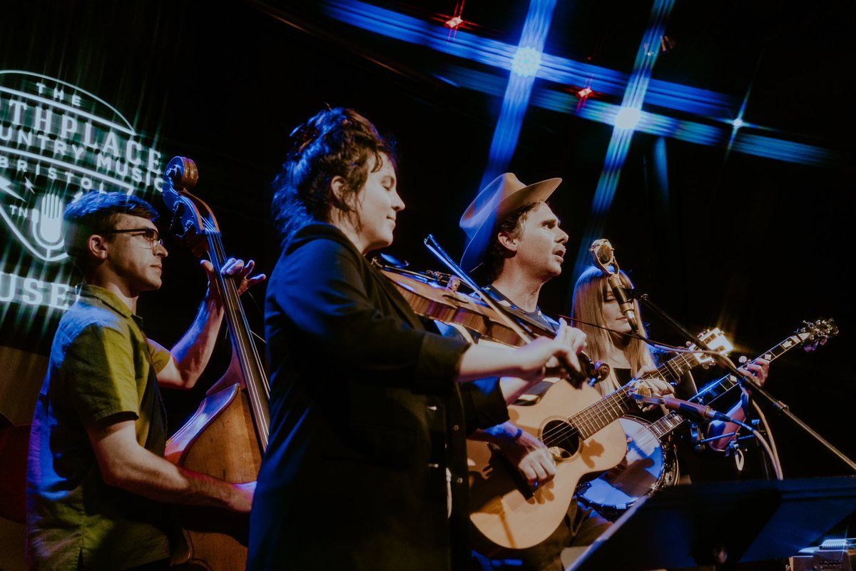 BCMBristol's tweet photo. @thejessedaniel at @wbcmradio Farm and Fun Time was our kind of country ๐ค ๐โฆand how about those opening tunes from @COMPBERRYMUSIC and @BillandBelles!! One heck of a night! Canโt wait for the next one!
๐ธ: Ashli Jaden Photo
#jessedaniel #mykindofcountry #farmandfuntime https://t.co/8fdbdKwWp6