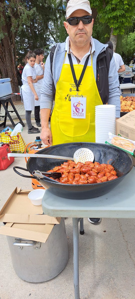 SG_SinGluten's tweet photo. Gracias al Ayuntamiento de Valseca y a su alcalde Alfonso Gil porque hoy en la
XVII Feria del Garbanzo de Valseca
Los celiacos hayamos podido disfrutar de ese cocido rico 🤤
¡Segovia Sin Gluten se Mueve!
#Segovia #Valseca #garnanzodeValseca #SegoviaSinGluten #cocido https://t.co/XHpNF7AgmN