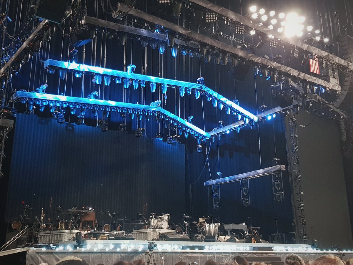 Sabrina_Z__'s tweet image. We're in 😭 ❤

#SpringsteenParis #SpringsteenTour2023