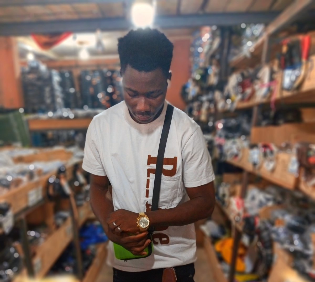 MumbaEdward3's tweet photo. Work hard in silence; Let success make the noise.#kasulizm🇿🇲
#SaturdayMotivation https://t.co/5H9ArWznFN