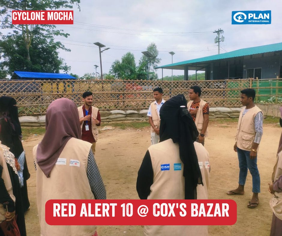 It’s red alert 10 and every little step towards preparing for the disaster counts!

Volunteers & staff of @PlanBangladesh & its partner organisations are receiving orientation and briefings so that they can respond immediately & effectively.

#Mocha #CyclonePreparedness