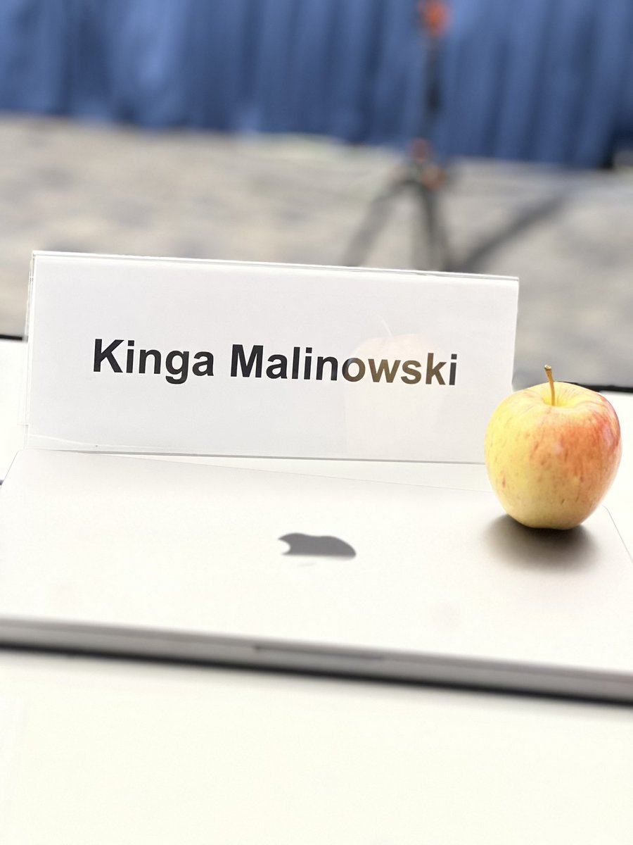 And that’s a wrap 🎬 - for the best conference yet! It is inspiring to be in a room w/ leaders in the field whose passions for pregnant patients w/ #SCD match my own. Thank you to Dr. El Kassar, Dr. @LydiaPecker, Dr. <a href="/ntim_oteng/">Eugene Oteng-Ntim</a> &amp; <a href="/nih_nhlbi/">NIH NHLBI</a> for organizing &amp; for the invitation!