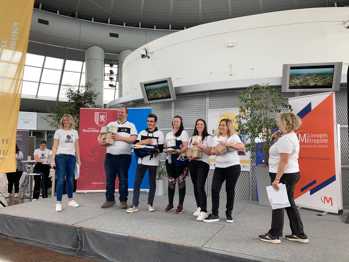 EsterTechnopole's tweet photo. [EN DIRECT] 🔴 Clap de fin du @RDPepites Limousines à #ESTERTechnopole #Limoges 🚗

Encore une belle édition pleine d’amusement, de convivialité et de rencontres !

Un grand bravo aux équipages gagnants 👏

A l’année prochaine 😀

#RDPepites #RDPLimousines2023 #rallyedespepites https://t.co/pfYBhbXxON