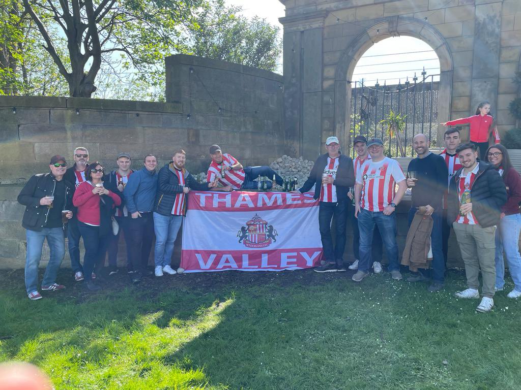 TVExiles's tweet photo. TVE away day at the SOL! https://t.co/Clp5PeV6Qa