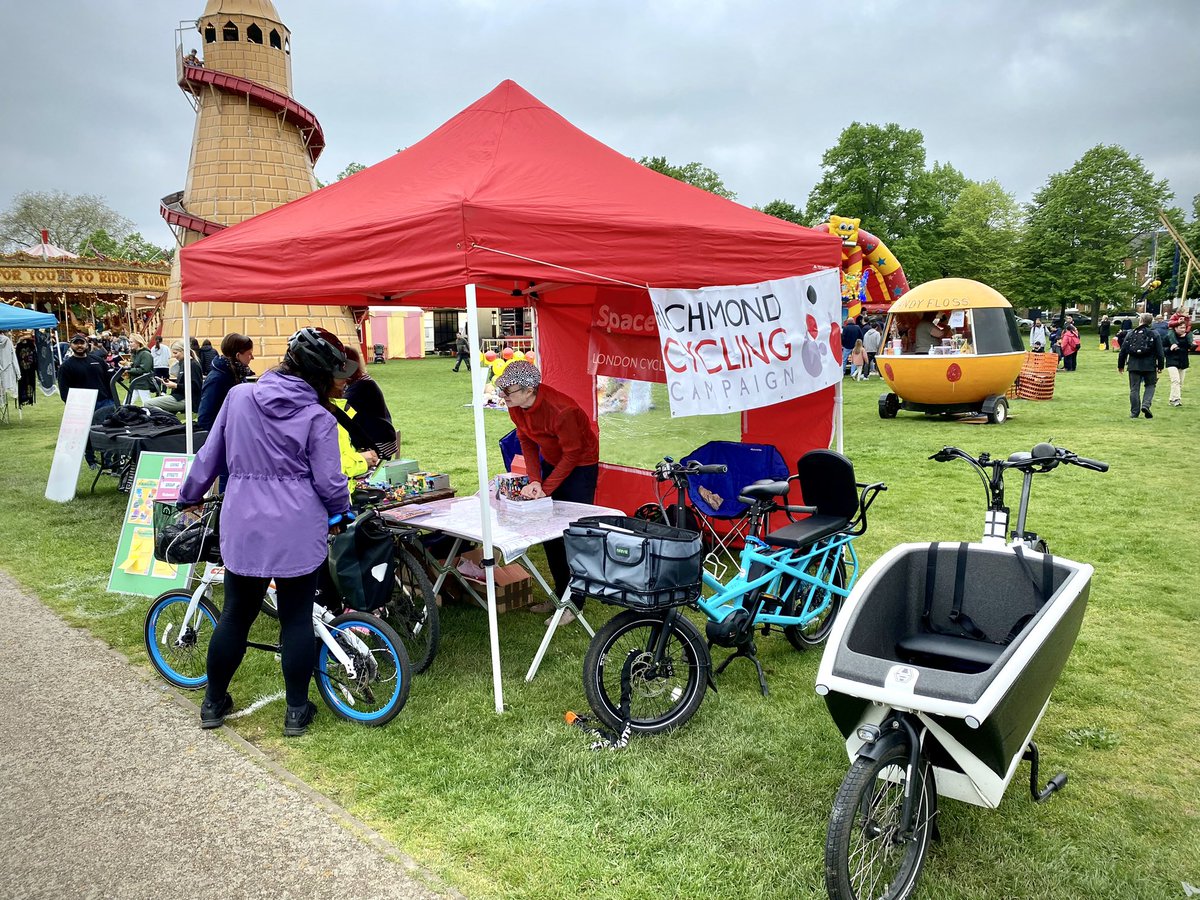 Lovely day in #Richmond @richmondmayfair talking cycling and active travel. Come and say hello at our <a href="/RichmondCycling/">Richmond Cycling Campaign</a> stand.