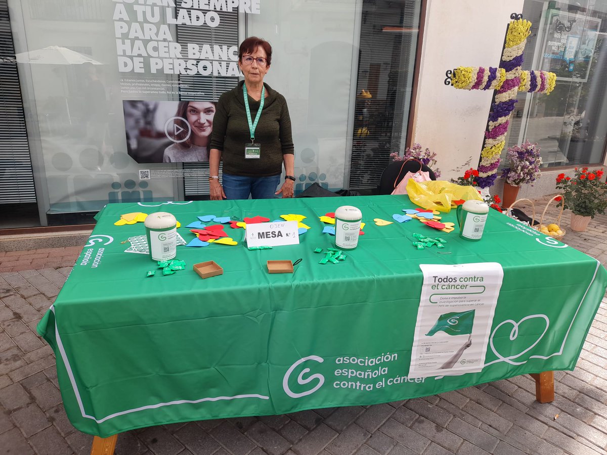 ❤️💖💚💛 Corazones para sensibilizar en la lucha contra el cáncer, cuya asociación también ha estado presente en Ojén para certificar la solidaridad de nuestros vecinos y vecinas.

#Ojén #sierradelasnieves #costadelsol #málaga