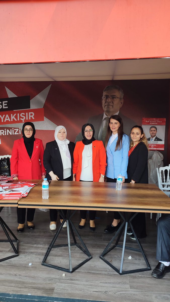 KocasinanKadinK's tweet photo. #DevletveMilletiyle
#HerşeydenÖnceTürkiye
#MhpKocasinan
#KocasinanKaçep https://t.co/tOD8fqEFk8