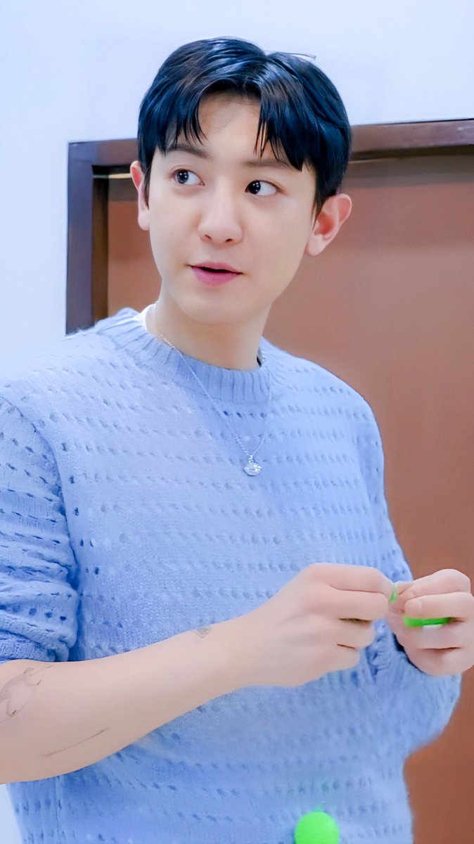 senja22__'s tweet photo. Chanyeol π
Cr. @nunnakim__
#CHANYEOL #SECHAN #fancon #BacktoBackjakarta #weareoneexo https://t.co/Os5CVG2Njr