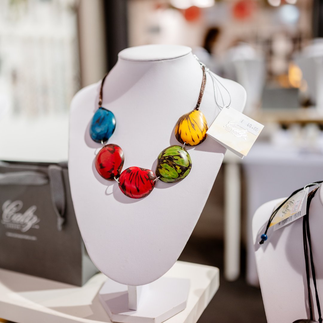 Country Living Christmas Fairs tweet media