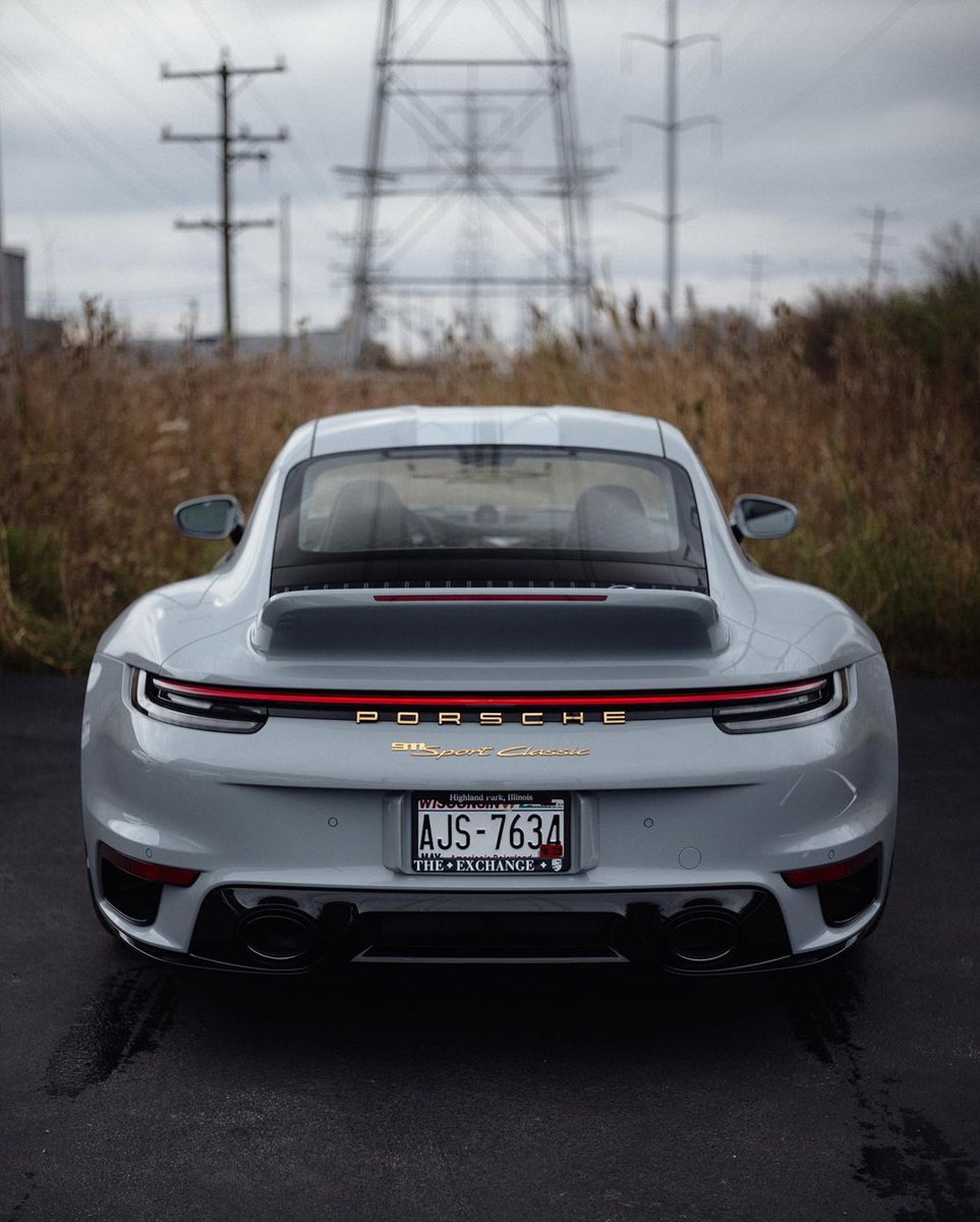 duPontREGISTRY's tweet photo. Take a look at this absolutely stunning Porsche 911 Sport Classic. This might be one of the best specs we've seen! 🤩
-
See more: https://t.co/3A9cvlYhRr https://t.co/6sGpC4IWpF