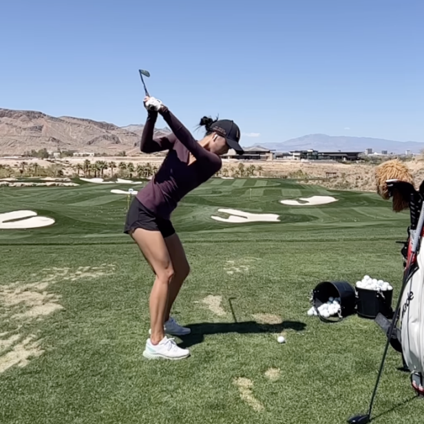 Collin Morikawa's wife shows off (improved) silky golf swing, credits her husband/coach. https://t.co/jwNHqtr3iC https://t.co/QqF0jQM45K