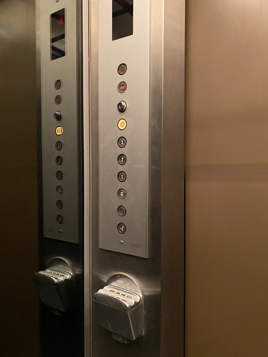 mildwasabee's tweet photo. 80’s elevators bring me joy 🤎 https://t.co/sHcdGZvK1S