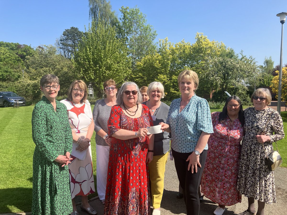 LizReece tweet media