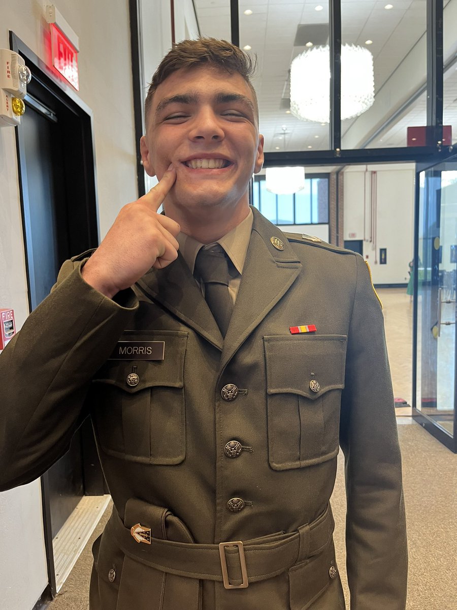 MicahHanau's tweet image. Dakota graduated West Point community college today #USMAPS