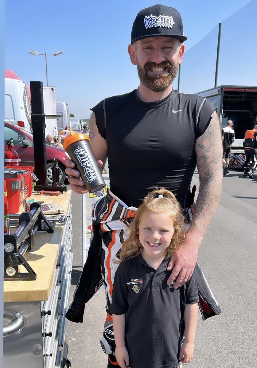 WraithEnergy's tweet photo. 🚨A red hot welcome to the #WraithFam🚨 

If you know Wraith you know we love games and extreme sports!
We are beyond excited to announce we will be sponsoring @Jcowardracing for the remainder of the season. 

You can go play as him now on @ttiomthegame 's new release!🏍️

Look out for us on Jamie's visor in future races including this year's @ttracesofficial 😎🏍️

#IsleOfManTT