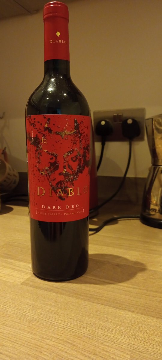 ChristianJW1968's tweet photo. Look upon the wine when it is red...🍷

#devilsblood 😲🤭 https://t.co/CGEQDgpL5A
