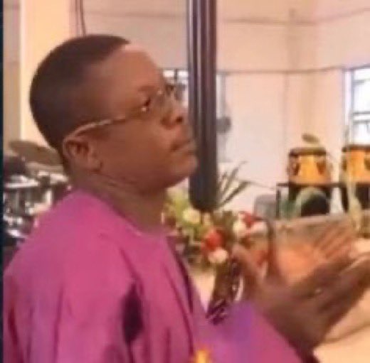 EndowedLanree's tweet photo. My Mum has spoken o 🤭😁🥂
Listen to #WhySoFine Right now
Oya, please. Edakun 🥺😩🤲🏽
https://t.co/kEvaEhgpBc https://t.co/RYn2bCEbo5