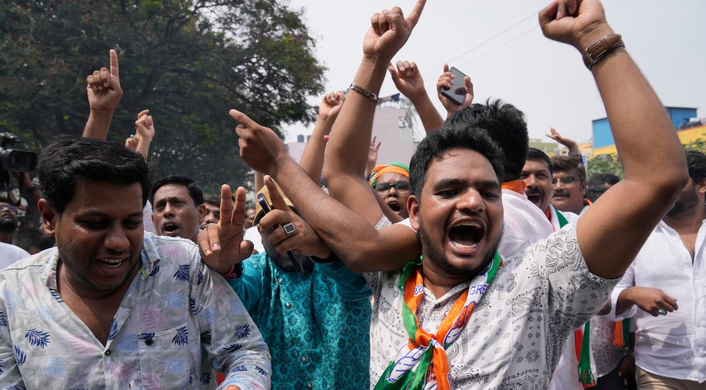 AJEnglish's tweet photo. India’s opposition Congress party has won power in the key state of Karnataka, partial election results showed, defeating PM Modi’s ruling BJP a year ahead of national polls https://t.co/2bvxFcQYbV https://t.co/FqRc7QNx8O