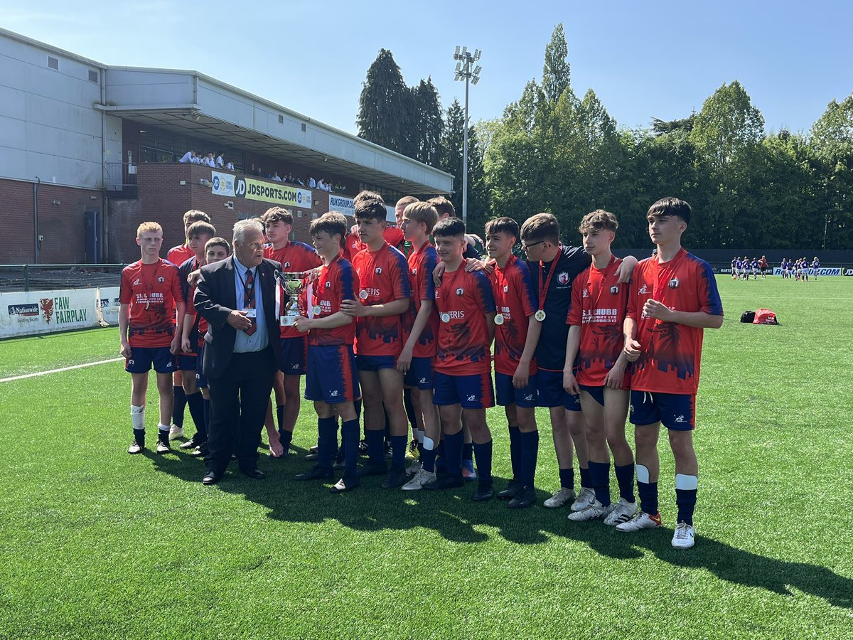 AGysho's tweet photo. Tîm pêl droed dan 15 yn Bencampwyr Cwpan Cymru am yr ail flwyddyn yn olynol. Balch iawn o berfformiad yr hogia heddiw a thrwy’r gystadleuaeth. 🏆⚽️🏴󠁧󠁢󠁷󠁬󠁳󠁿#gwych #champion #criwarbennig #ymaohyd https://t.co/QVjr9qdrZN