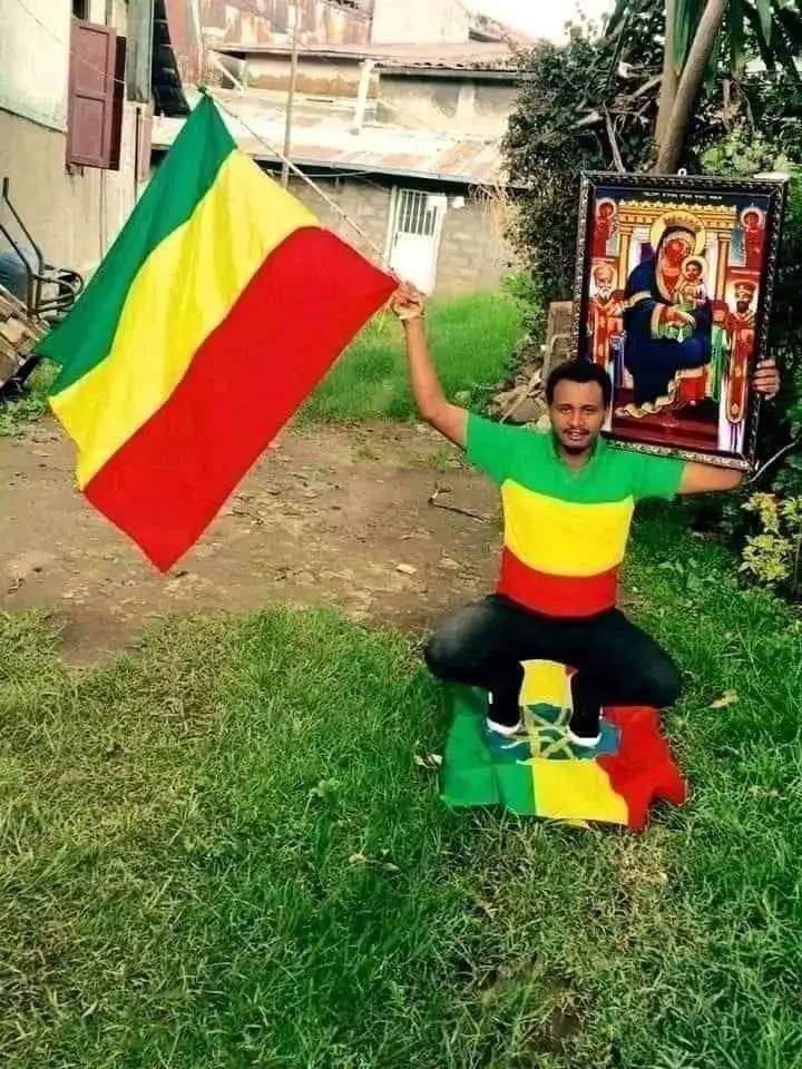 DeelewaanB's tweet photo. የነሱ 🇪🇹 ይቺ ናት!! እንዲህ ጨፍልቀን እንግዛለን ከሚል #ቀፎ ከሆነ ፒፕል ጋር እንኳን በ1 ሀገር ጎረቤት እንዲሆኑን አንፈልገም። "ይቺ ልሙጧና የአንድ እምነት ጦቢያ ዳግም ላትመለስ ከሚንሊክ ጋር ተቀብራለች። 🇪🇹 የጋራ ሀገር እንጂ የግል አይደለችም!! https://t.co/EFCrMxTWjY