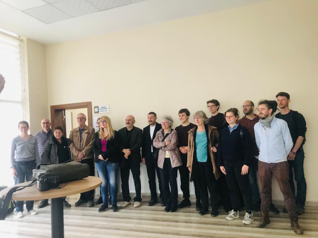 VanBaro's tweet image. 14 Mayıs seçimlerini izlemek üzere Avrupa ülkelerinden gelen @ProgIntl  heyeti Baromuzu ziyarette bulundu.

Seçim güvenliğine ilişkin bilgi alışverişinde bulunduğumuz heyete, nazik ziyaretleri için teşekkür ederiz.