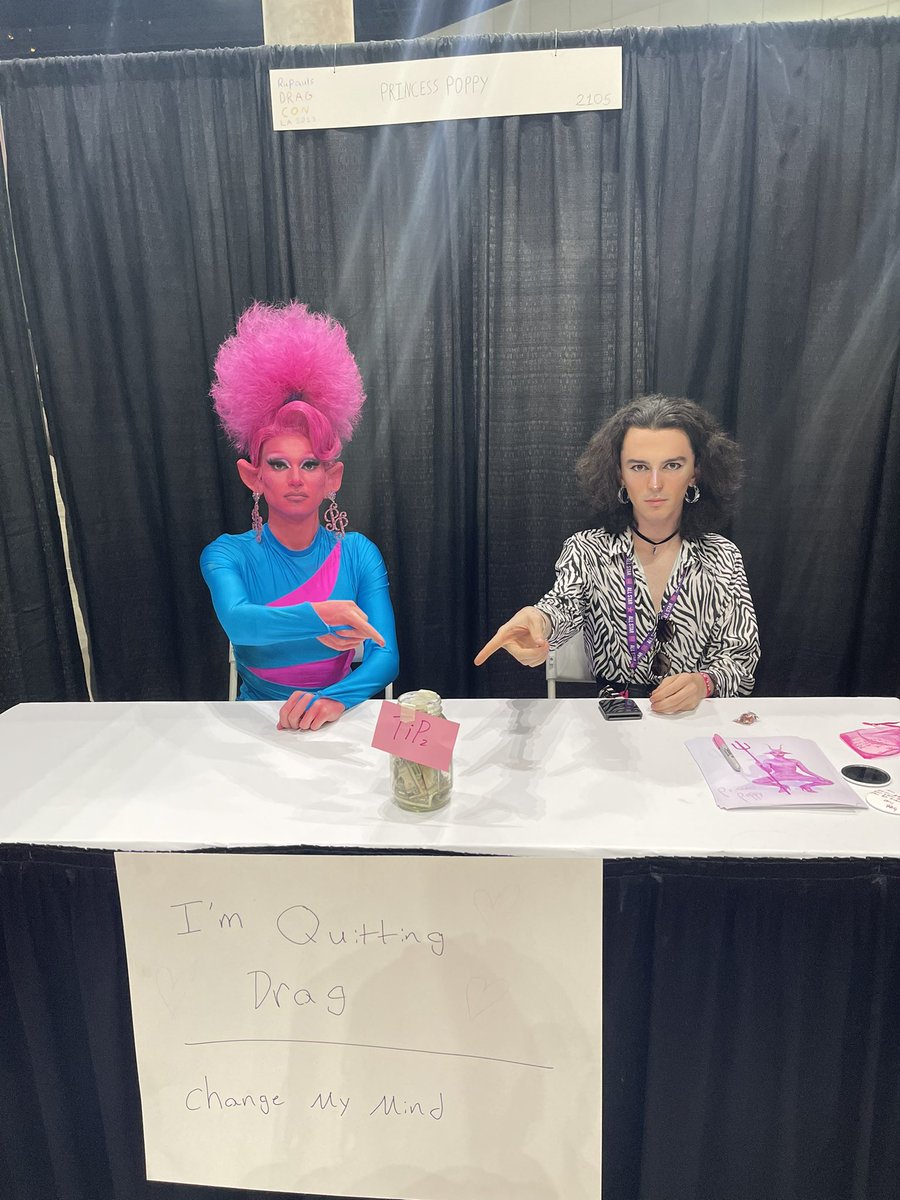 itsjunegemini's tweet image. I don't think y'all understand, I'm obsessed with Princess Poppy
#DragRace #DragCon #PrincessPoppy