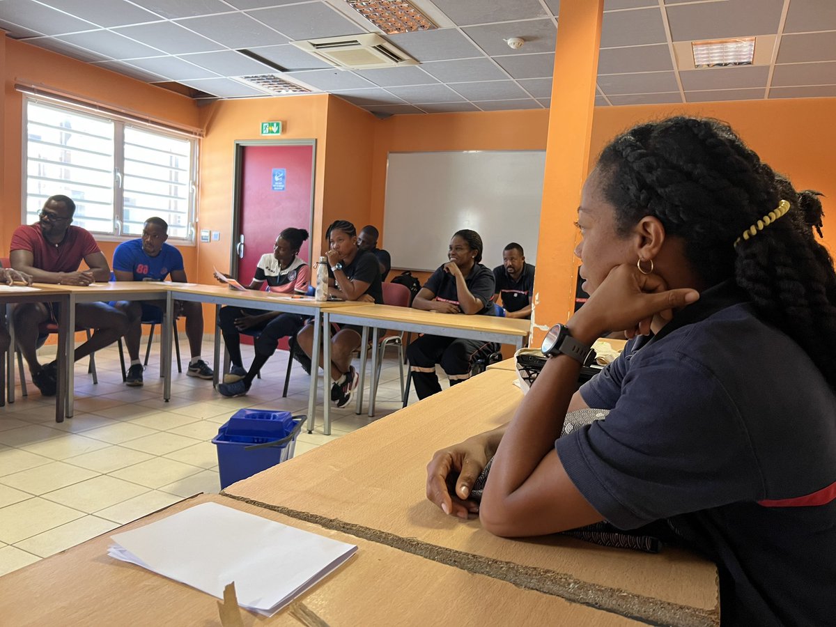 charles_lagier's tweet photo. FMPA des animateurs #JSP de l’@Udsp972. Merci aux animateurs qui pendant 4 cycles les formes:
➡ à l’instruction civique, 
➡ aux techniques de SUAP, 
➡ à la lutte contre les INC,
➡ et initié à différents sports. 
Au total, c’est 8 sections
@CTM_Martinique  @Prefet972 https://t.co/rF06JkFMos