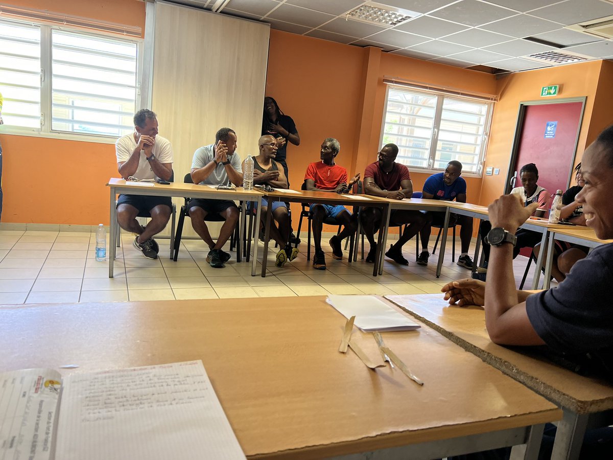 charles_lagier's tweet photo. FMPA des animateurs #JSP de l’@Udsp972. Merci aux animateurs qui pendant 4 cycles les formes:
➡ à l’instruction civique, 
➡ aux techniques de SUAP, 
➡ à la lutte contre les INC,
➡ et initié à différents sports. 
Au total, c’est 8 sections
@CTM_Martinique  @Prefet972 https://t.co/rF06JkFMos