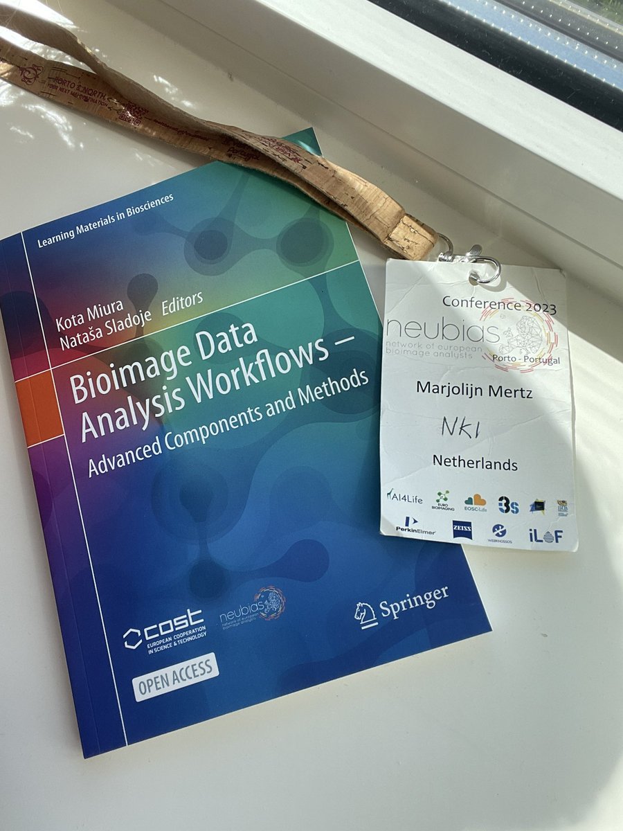 mayo_lijn's tweet photo. About to upload into the cloud in a Ryanair docker container after a fantastic week at the #Neubias trainingschool and conference in Porto. Thanks to the organizers and all the trainers! 🙏 https://t.co/x5qJTkKUol