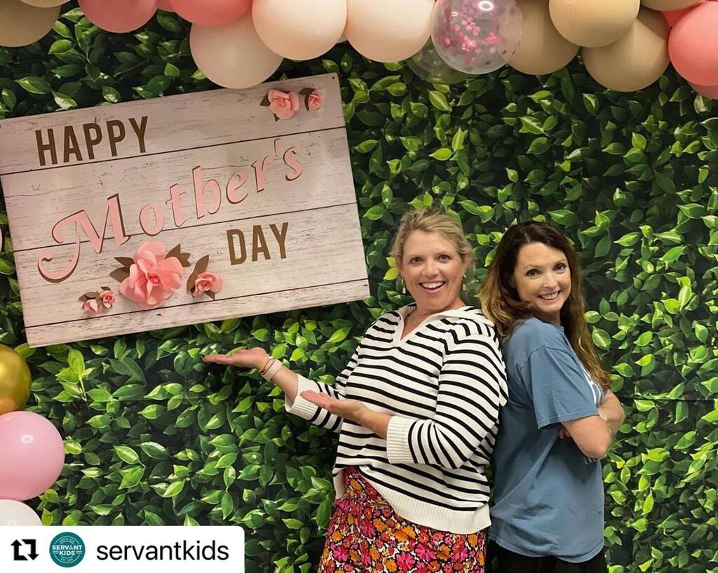 ServantOKC's tweet photo. #Repost @servantkids
・・・
We look forward to seeing you at church tomorrow morning! While you’re there, get a pic with mom! 💕 https://t.co/t5idwqp1yW https://t.co/LVKPGscLLH
